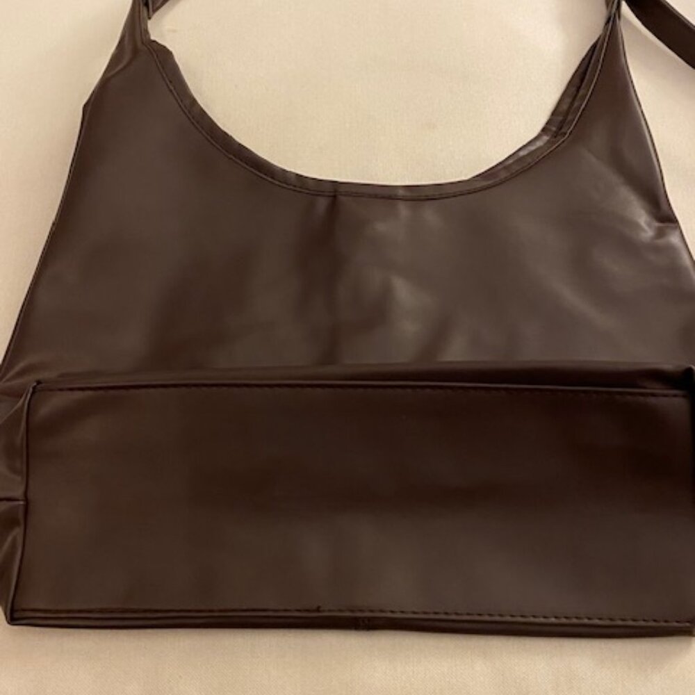 HOBO STYLE SHOULDER BAG  BROWN FAUX LEATHER  NWOT